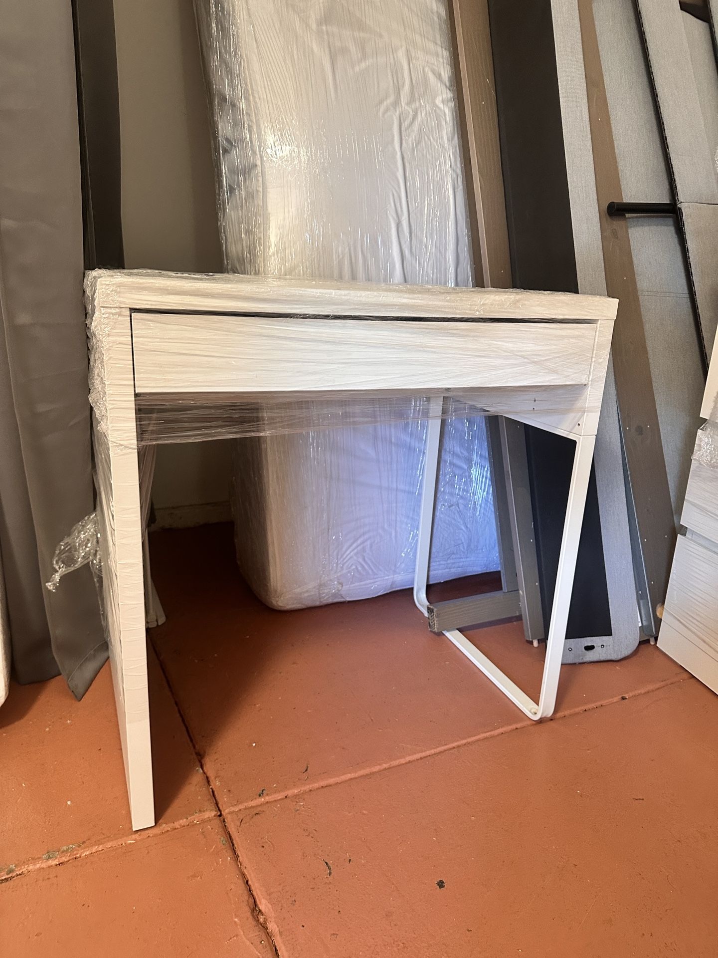 IKEA Miche Desk