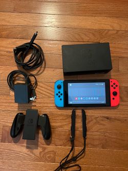 Nintendo switch tested works great! Includes everything pictured