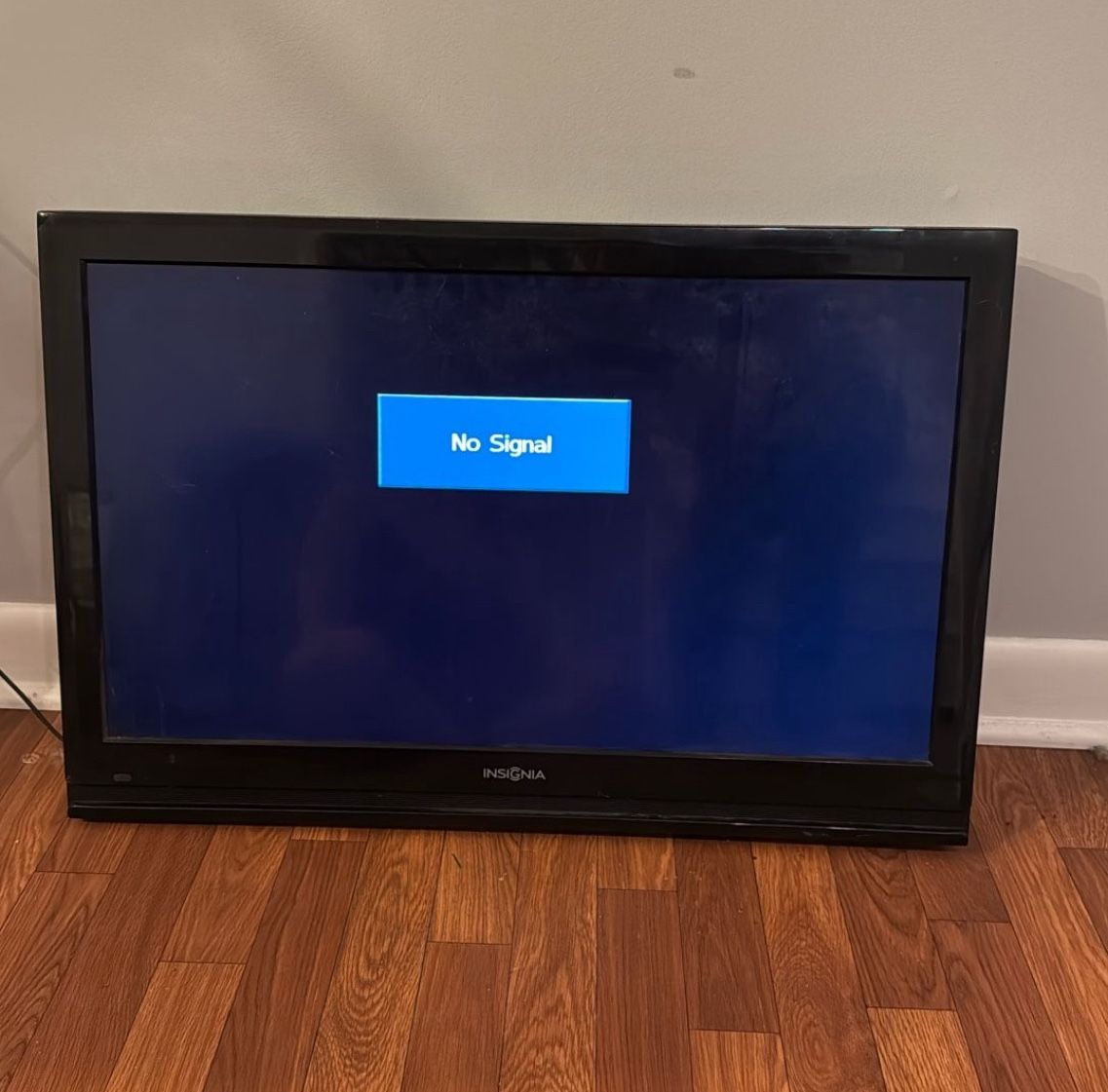 32” Insignia Tv
