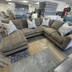 ALEN WHITE SECTIONAL SOFA