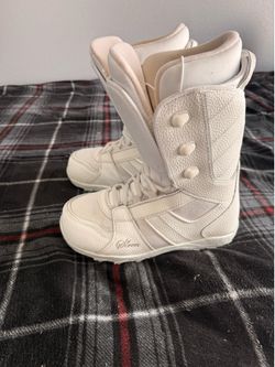 Siren Snowboard Boots – Women’s – Great Condition