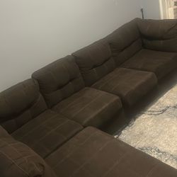 SECTIONAL SOFA 