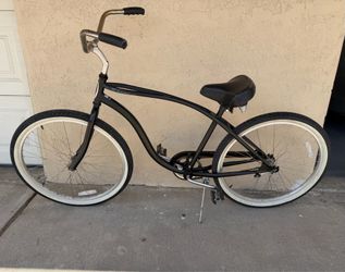 Schwinn Matte Black Beach Cruiser – 26”
