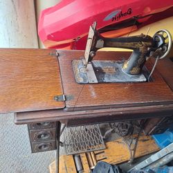 Antique Sewing Machine 