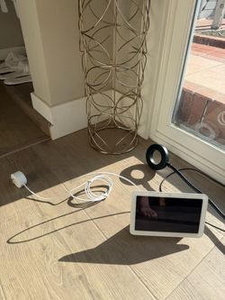 Google Nest Hub 1st Gen H1A Smart Display + Power Adapter – Chalk