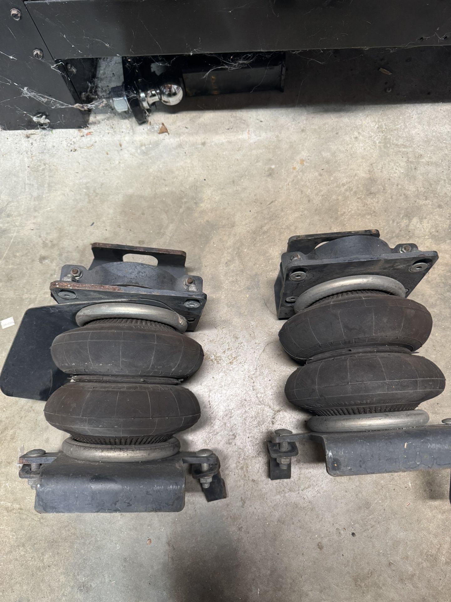 Firestone Ride-Rite Rear Air Bag Springs - Chevy/GMC