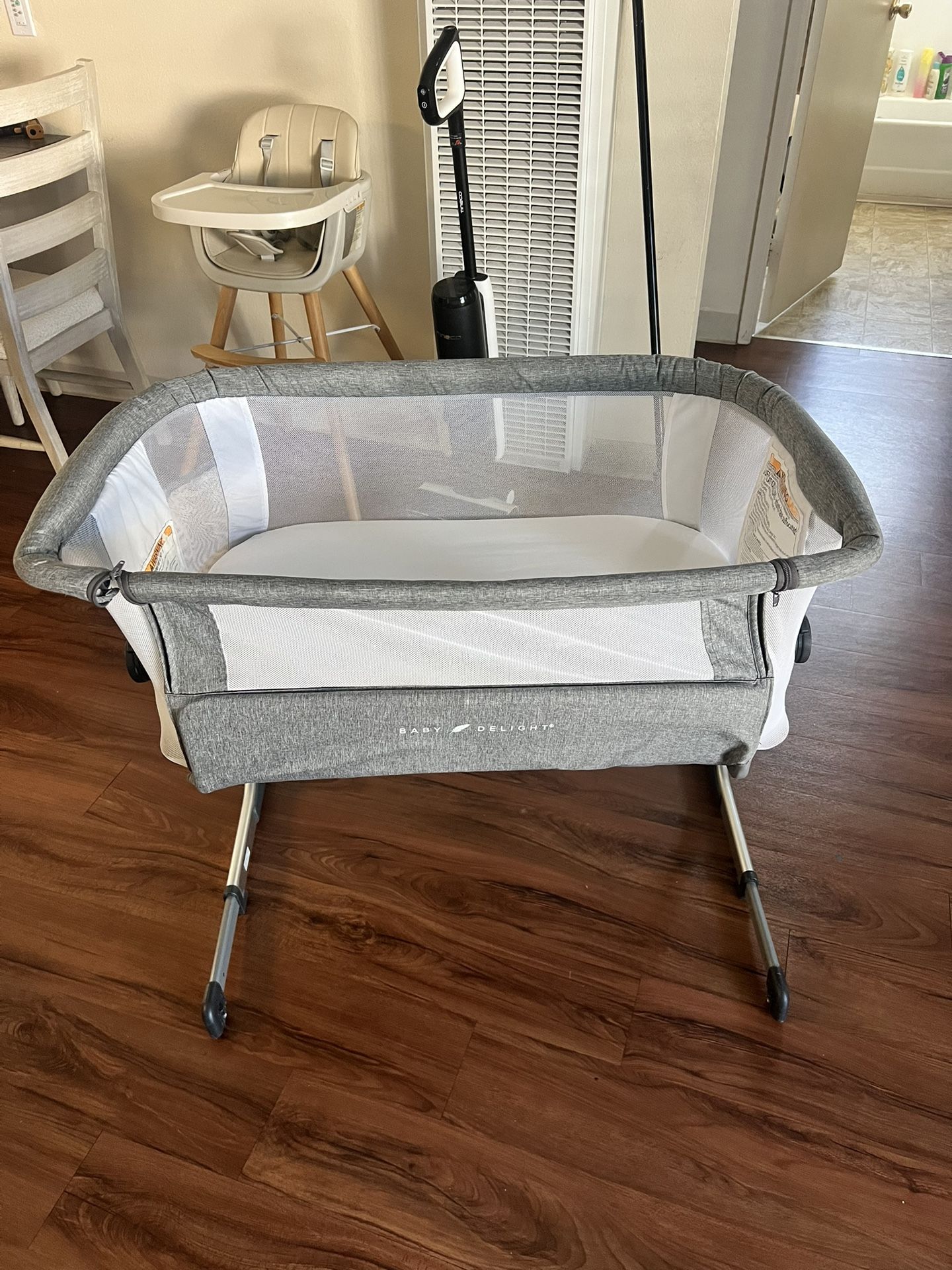 Baby Bassinet With Upgraded Mattress