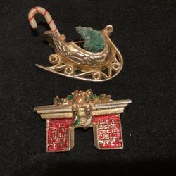 2 Vintage Goldtone Christmas Brooches 