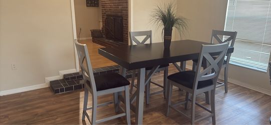 Table 4 chairs Set