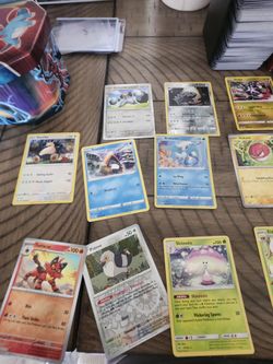Small BULK Pokemon Cards Reverse Holo Holo RARE, Common Uncommon Dates  Range From 2020-2024 for Sale in Thousand Oaks, CA - OfferUp