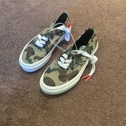 Kids Camo Vans Sneakers Size 12.5