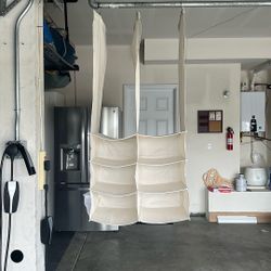 Hanging closet organizer