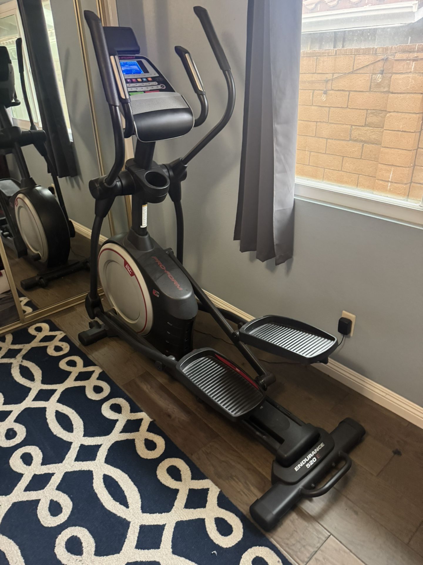 Elliptical Endurance 520