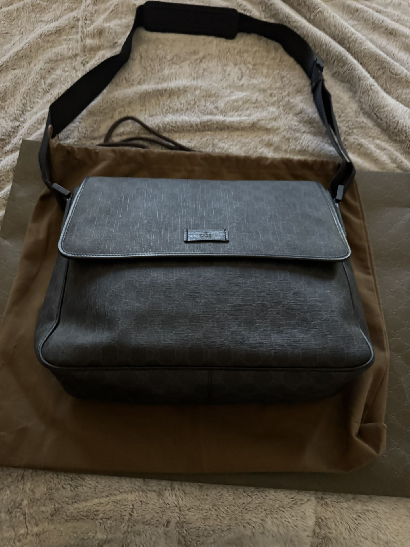Gucci GG Canvas Supreme Messenger Bag