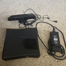 Microsoft Xbox 360 with Kinect (including Games)