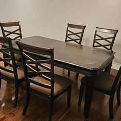 Dining Room Table With 6  Chairs