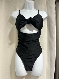 Médium Size Black Swimsuit 🩱 one piece