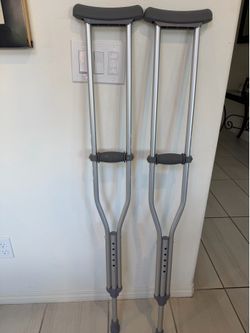 Standard crutches