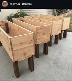 CUSTOM CEDARWOOD PLANTER BOXES