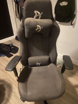 Aruzzie Gaming Chair 
