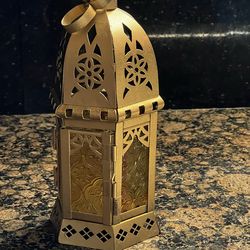 Gold lantern