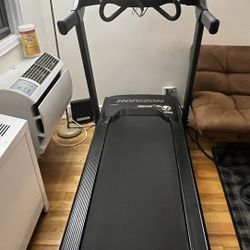 Treadmill (Horizon AT 7.0