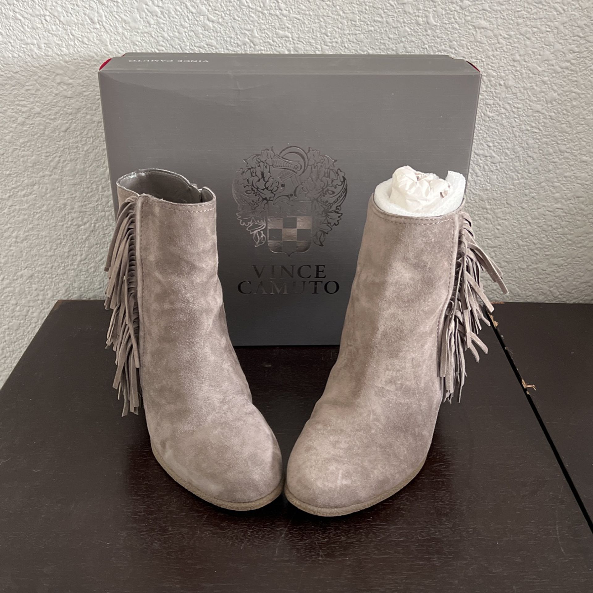 Vince Camuto HAYZEE Womens US 8.5 Grey Suede Leather Fringe Side Zip Ankle Boots