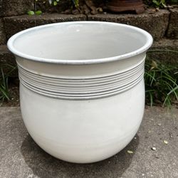 11x11” Ceramic Flower Pot. S.W.Arl.