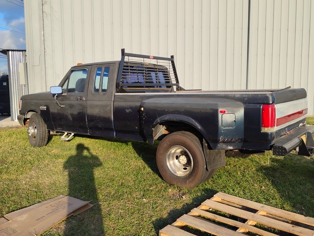 88 F350 Bed Tailgate Bumpers Headache Rack Front/ Back Doors Hood Finders Everything For 1200 $.