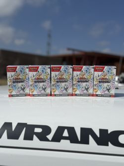 Pokemon Prismatic Evolutions Booster Bundle