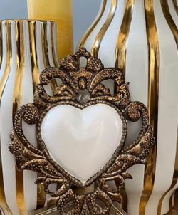 Brand New Wall Hanging Tin Heart   Local Pick Up $25