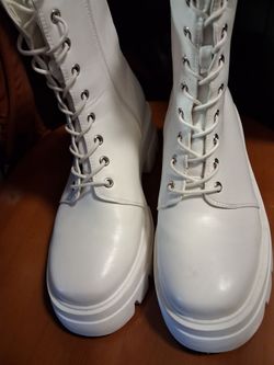 Azalea Wang Brilliant White high top boots. Awesome 👍 size 11