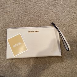 Michael Kors Wristlet