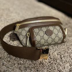 GUCCI Interlocking Belt Bag