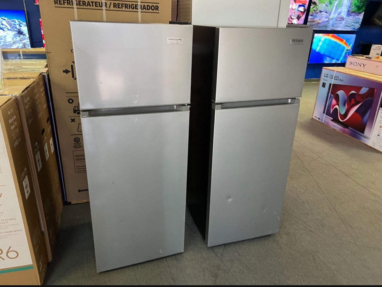 Frigidaire Gallery 7.5Cu Top Freezer Open Box