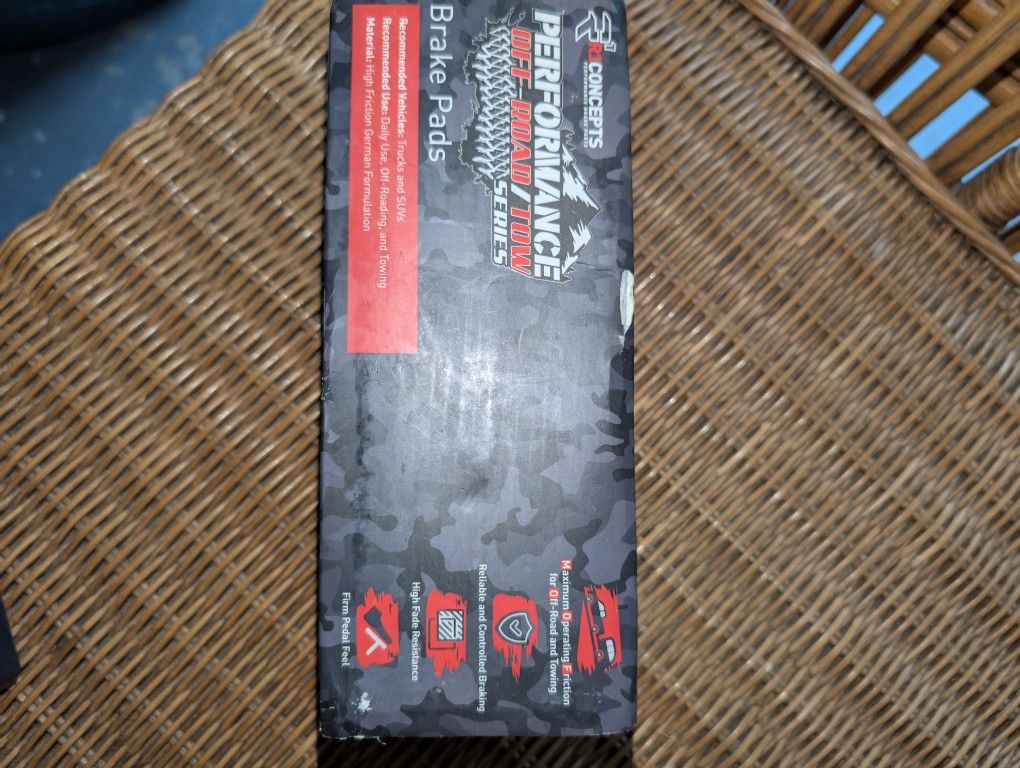 R1 Concepts Brake Pads Rear Set