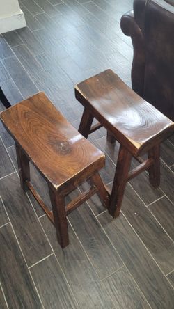 2 Hardwood bar stools
