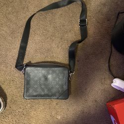 Louis Vuitton Trio Messenger bag
