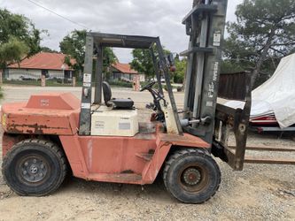 Forklift 14.050 lb capacity