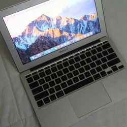 Apple Macbook Air 13" Working Fine