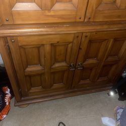 Broyhill Solid Wood Bedroom Set – Queen  Classic Broyhill bedroom set