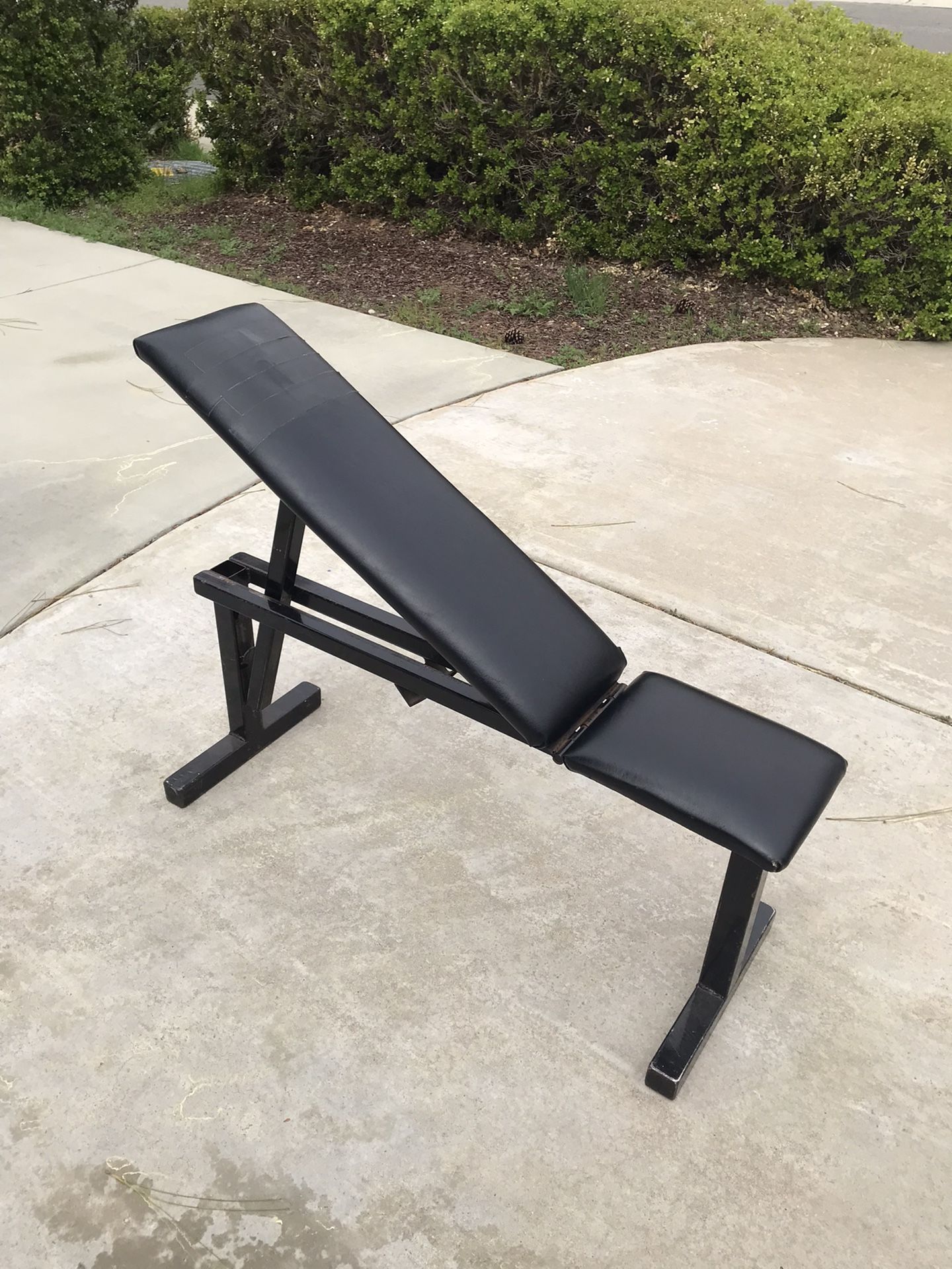Adjustable Weight Bench. Custom Made Heavy Duty.