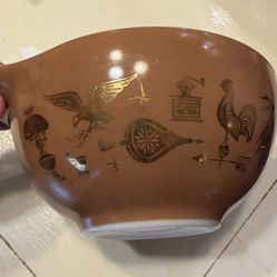 Vintage Pyrex 1 1/2 Quart Bowl Gold Americana Colonial Pattern/Excellent!