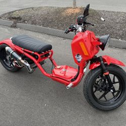 Ice Bear Maddog 150cc Moped 