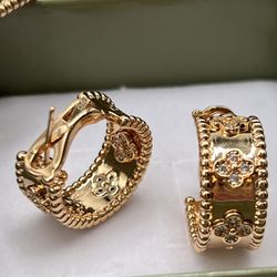 Rose Gold VCA Style Earrings 