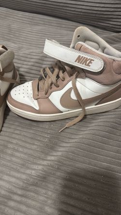 Nikes 7 y