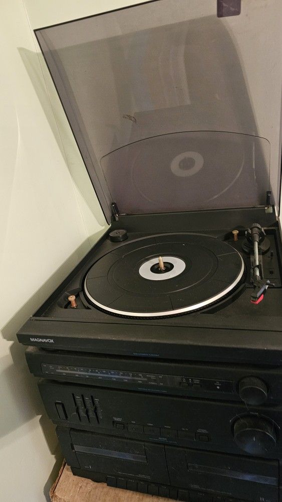 Turntable/AM-FM Radio Console with Speakers