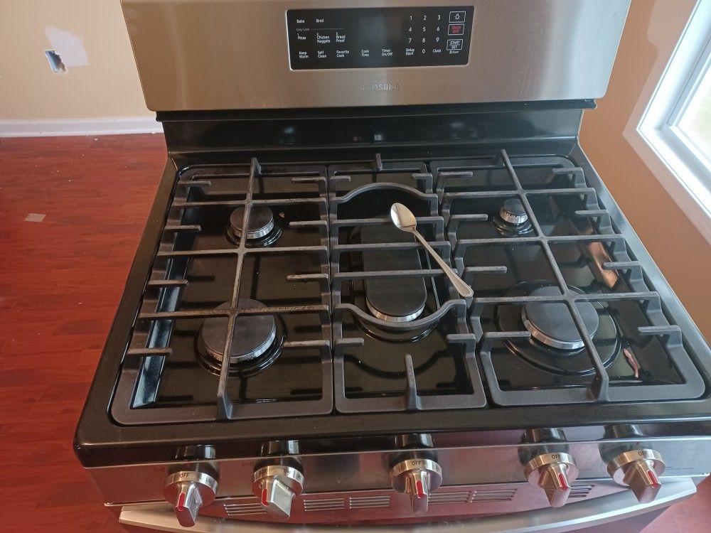 SAMSUNG GAS STOVE