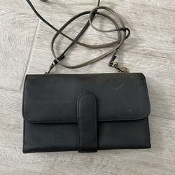 Boulder Ridge Vaquetta Genuine Leather Crossbody, Black