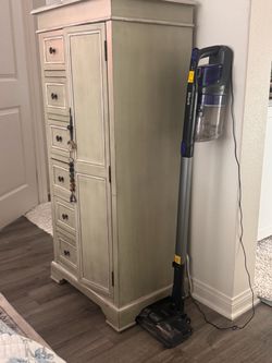Working shark vacuum
